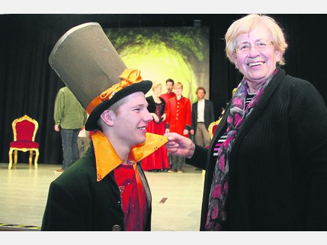 182596184-341 008 2354964 sy verden -W09