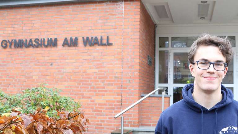 36244298 larus reinecke vom gaw besuchte die deutsche schuelerakademie schumacher 4170